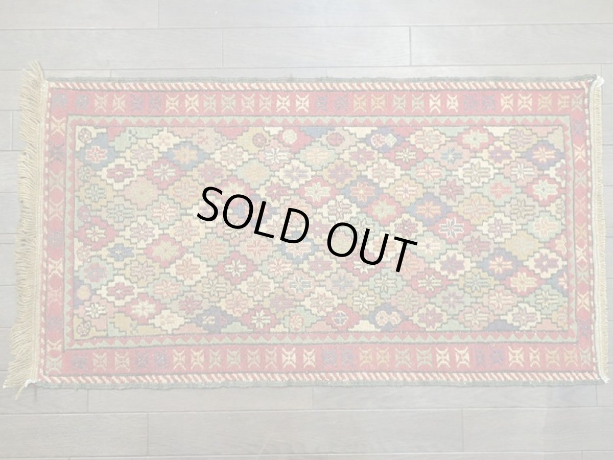 画像2: ペルシャ キリム グーチャン 1m 玄関 マット サイズ 100 x 52 cm 137 スマック 手織り トライバル ラグ 天然 ウール マット 絨毯 カーペット カラフル 花 柄 (2)