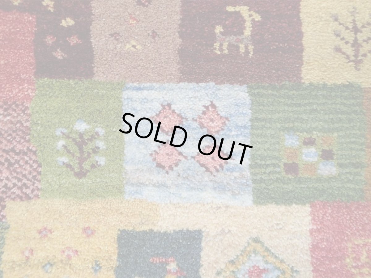 画像7: ペルシャ ギャッベ 1.2m アクセント サイズ ラグ 125 x 87 cm f157 ハンドメイド ギャベ 手織り トライバルラグ 天然 ウール 絨毯 カーペット マット カラフル マルチカラー 動物 女の子 木 柄 (7)