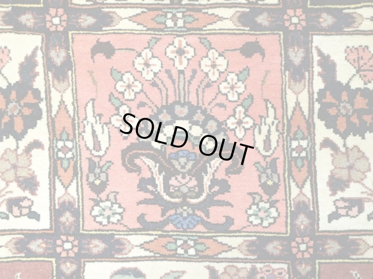 画像10: オールド ペルシャ 絨毯 バクティアリ 2.3m センター ソファ サイズ 225 x 143 cm 16C 手織り トライバル ラグ 天然 ウール 敷物 マット カーペット クリーム 茶 エンジ 紺 カラフル ブロック 花柄 庭園 ヴィンテージ OLD (10)