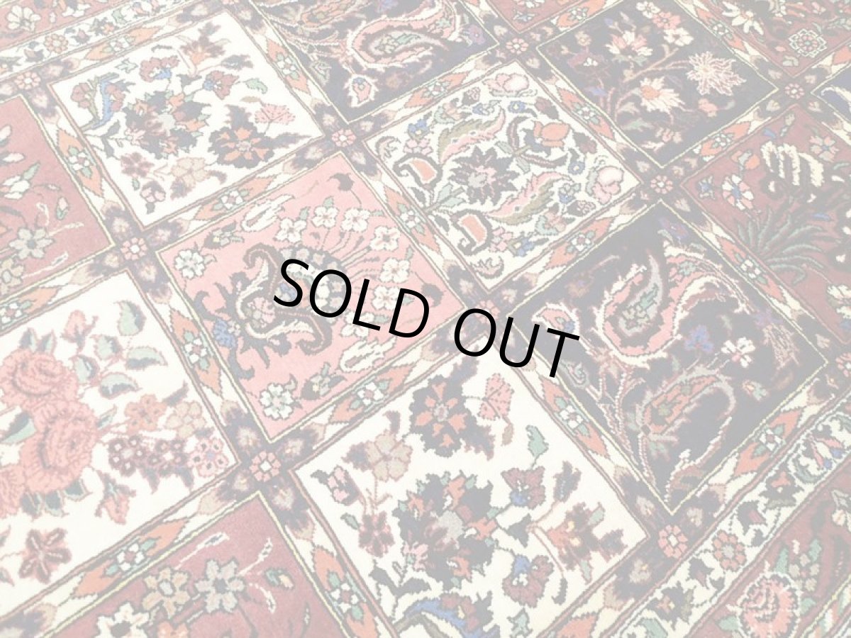 画像8: オールド ペルシャ 絨毯 バクティアリ 2.3m センター ソファ サイズ 225 x 143 cm 16C 手織り トライバル ラグ 天然 ウール 敷物 マット カーペット クリーム 茶 エンジ 紺 カラフル ブロック 花柄 庭園 ヴィンテージ OLD (8)