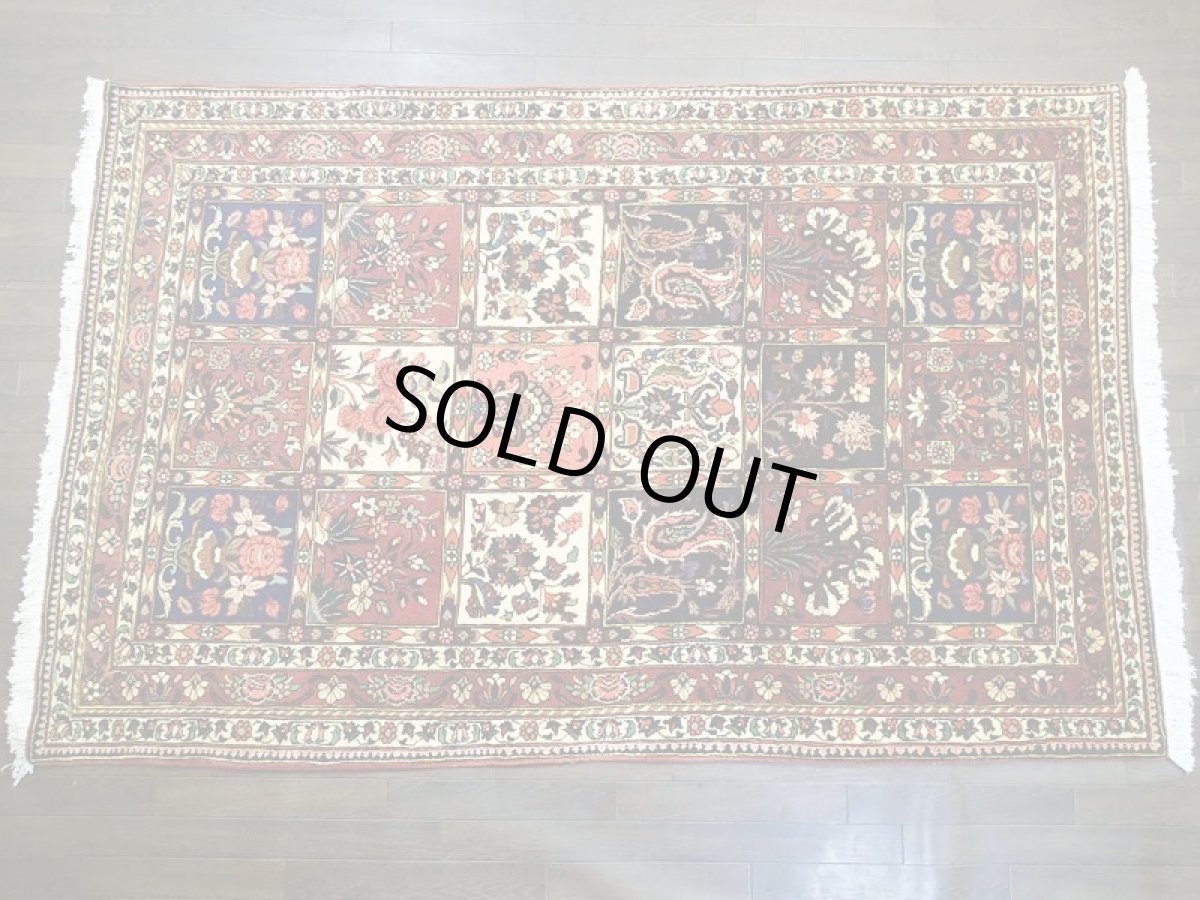 画像2: オールド ペルシャ 絨毯 バクティアリ 2.3m センター ソファ サイズ 225 x 143 cm 16C 手織り トライバル ラグ 天然 ウール 敷物 マット カーペット クリーム 茶 エンジ 紺 カラフル ブロック 花柄 庭園 ヴィンテージ OLD (2)