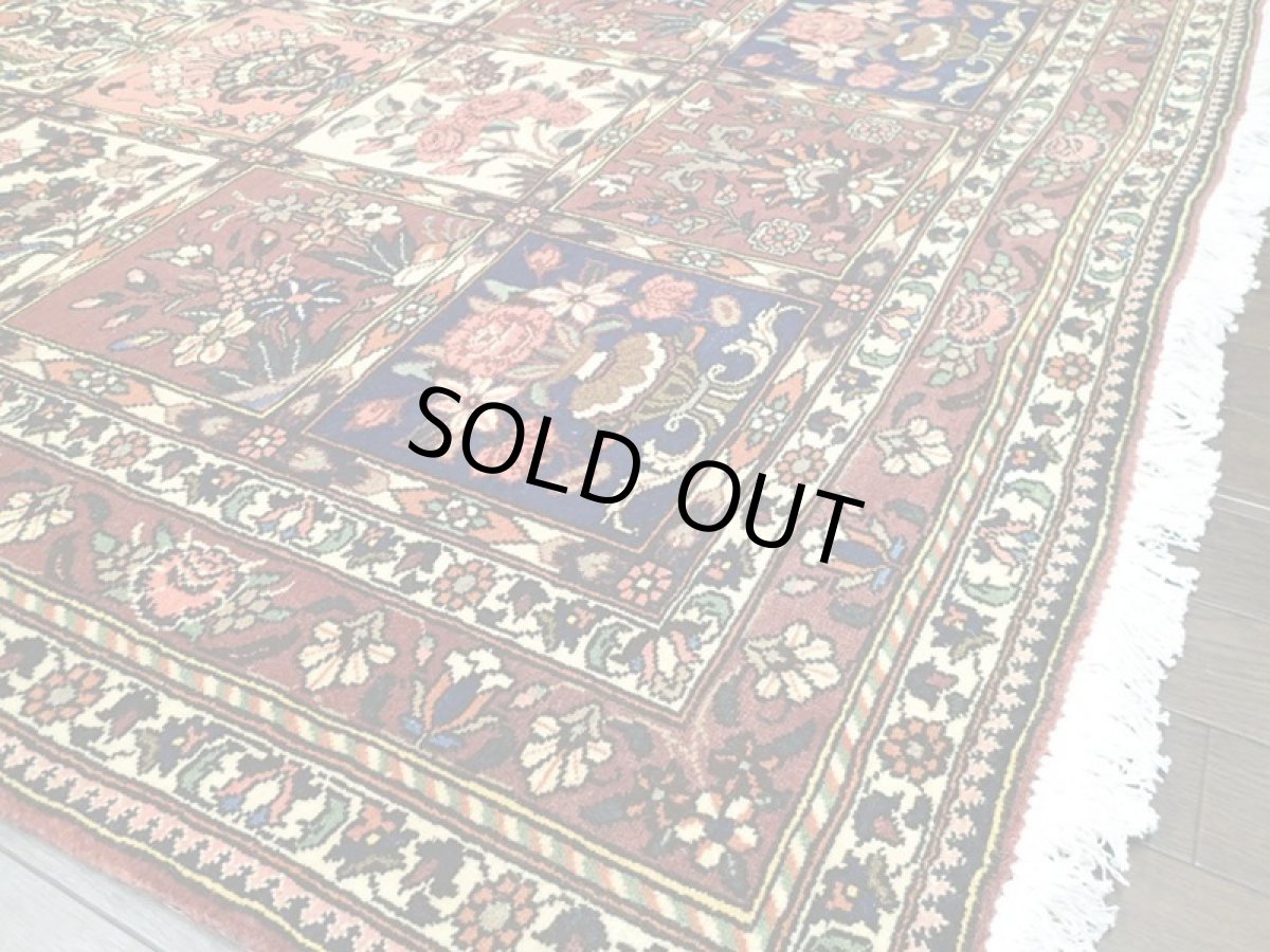 画像9: オールド ペルシャ 絨毯 バクティアリ 2.3m センター ソファ サイズ 225 x 143 cm 16C 手織り トライバル ラグ 天然 ウール 敷物 マット カーペット クリーム 茶 エンジ 紺 カラフル ブロック 花柄 庭園 ヴィンテージ OLD (9)