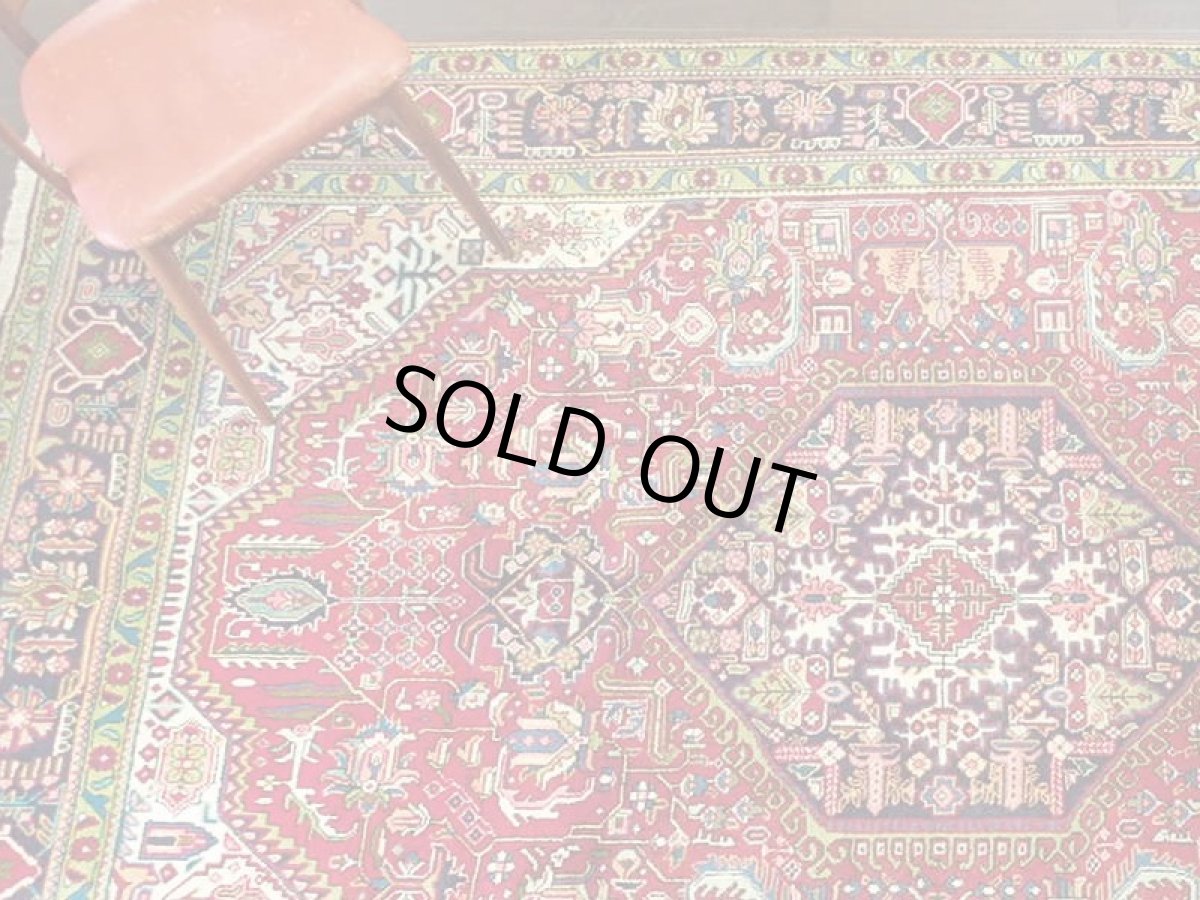 画像2: オールド ペルシャ 絨毯 タブリーズ 3m リビング ダイニング 大判 サイズ 305 x 212 cm f234 手織り トライバル ラグ 天然 ウール 敷物 マット カーペット 赤 緑 クリーム 草木 花 柄 ヴィンテージ OLD (2)