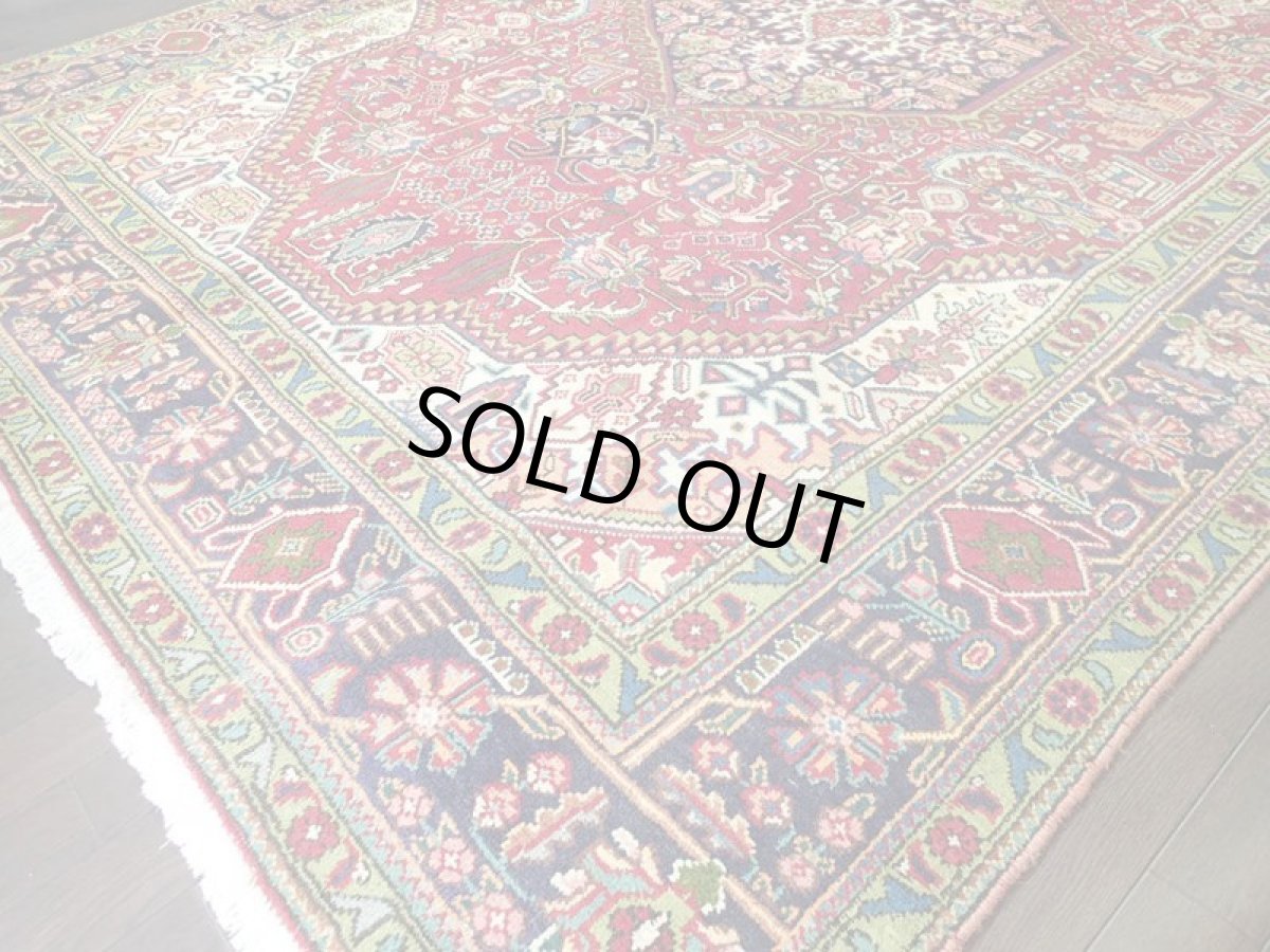 画像10: オールド ペルシャ 絨毯 タブリーズ 3m リビング ダイニング 大判 サイズ 305 x 212 cm f234 手織り トライバル ラグ 天然 ウール 敷物 マット カーペット 赤 緑 クリーム 草木 花 柄 ヴィンテージ OLD (10)