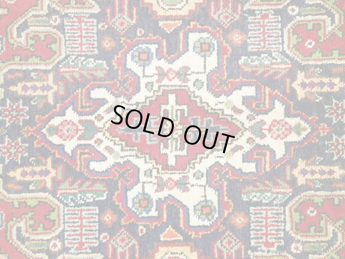 画像11: オールド ペルシャ 絨毯 タブリーズ 3m リビング ダイニング 大判 サイズ 295 x 198 cm p112 手織り トライバル ラグ 天然 ウール 敷物 マット カーペット 紺 赤 メダリオン 草木 花 柄 ヴィンテージ OLD (11)