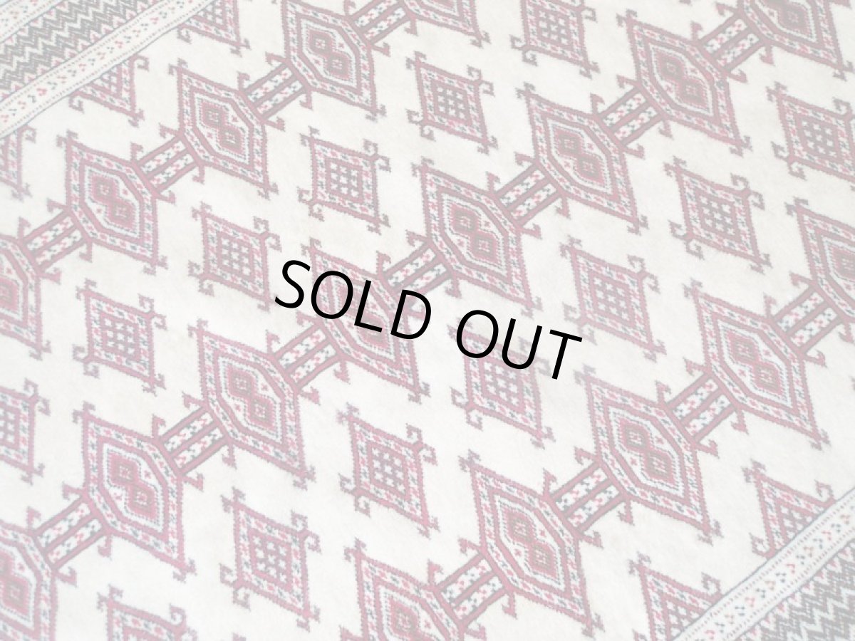 画像8: 新品 ペルシャ 絨毯 トルクメン 2m センター テーブル ソファ サイズ 192 x 146 cm 525 天然 ウール シルク 手織り トライバル ラグ敷物 マット カーペット 生成り クリーム 赤 茶 幾何学模様 民族柄 (8)