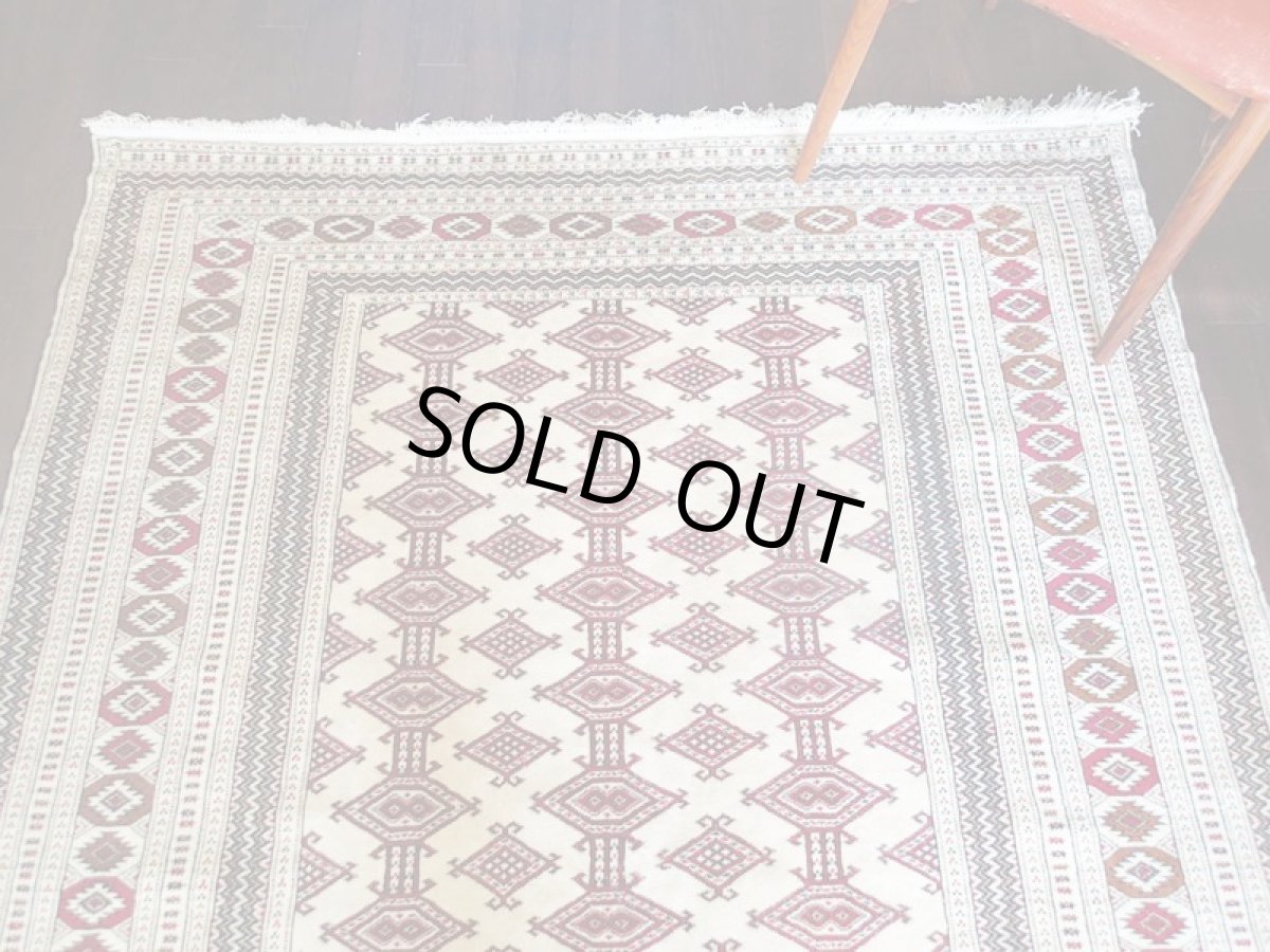 画像7: 新品 ペルシャ 絨毯 トルクメン 2m センター テーブル ソファ サイズ 192 x 146 cm 525 天然 ウール シルク 手織り トライバル ラグ敷物 マット カーペット 生成り クリーム 赤 茶 幾何学模様 民族柄 (7)