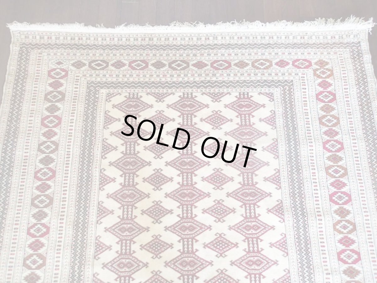 画像6: 新品 ペルシャ 絨毯 トルクメン 2m センター テーブル ソファ サイズ 192 x 146 cm 525 天然 ウール シルク 手織り トライバル ラグ敷物 マット カーペット 生成り クリーム 赤 茶 幾何学模様 民族柄 (6)