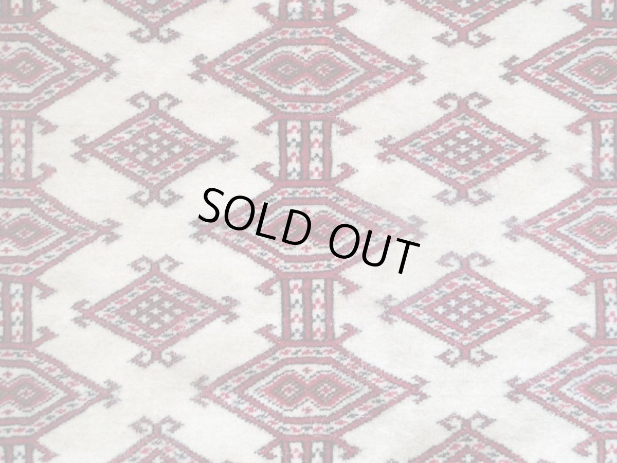 画像9: 新品 ペルシャ 絨毯 トルクメン 2m センター テーブル ソファ サイズ 192 x 146 cm 525 天然 ウール シルク 手織り トライバル ラグ敷物 マット カーペット 生成り クリーム 赤 茶 幾何学模様 民族柄 (9)