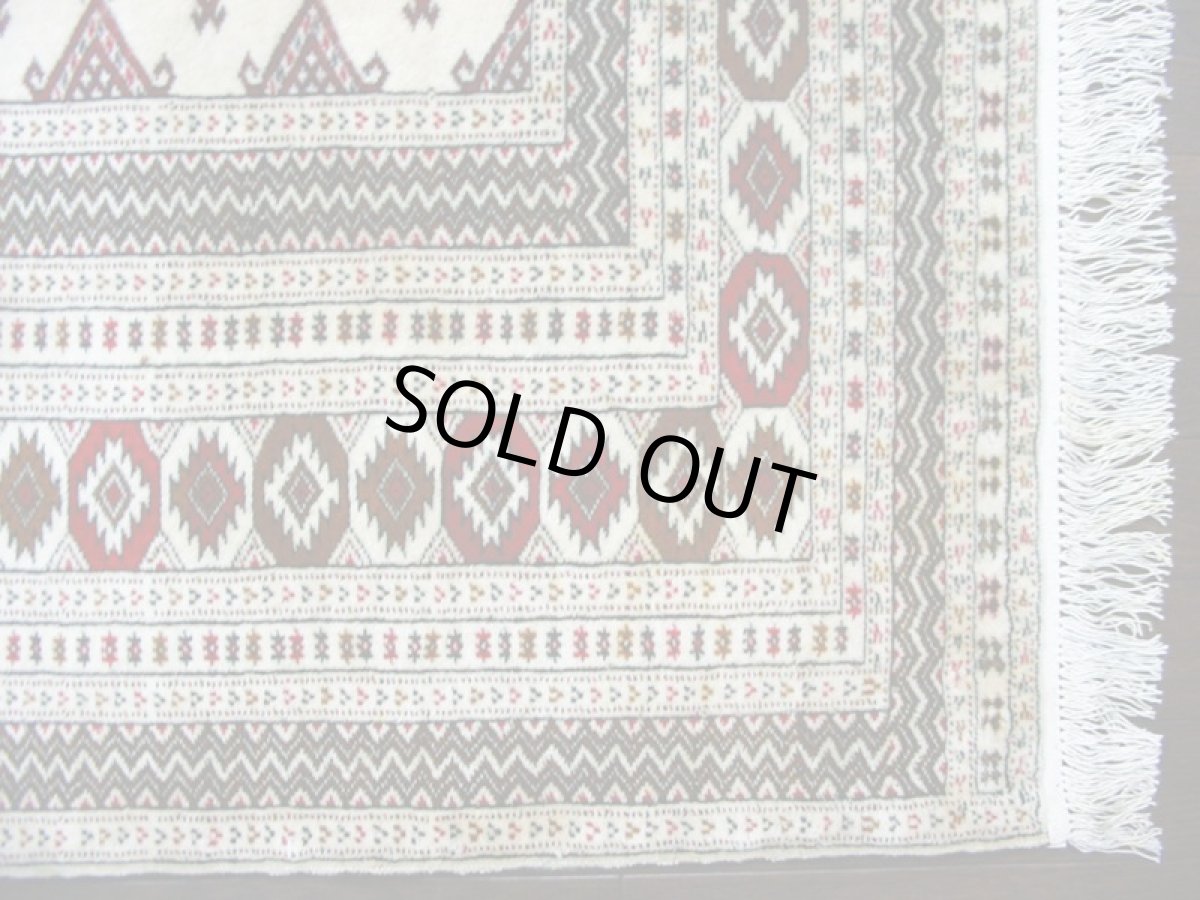 画像10: 新品 ペルシャ 絨毯 トルクメン 2m センター テーブル ソファ サイズ 192 x 146 cm 525 天然 ウール シルク 手織り トライバル ラグ敷物 マット カーペット 生成り クリーム 赤 茶 幾何学模様 民族柄 (10)