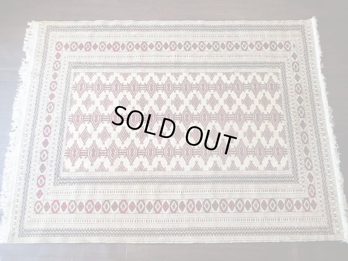 画像2: 新品 ペルシャ 絨毯 トルクメン 2m センター テーブル ソファ サイズ 192 x 146 cm 525 天然 ウール シルク 手織り トライバル ラグ敷物 マット カーペット 生成り クリーム 赤 茶 幾何学模様 民族柄 (2)