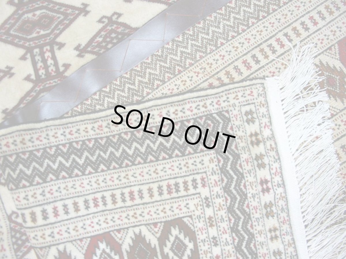 画像12: 新品 ペルシャ 絨毯 トルクメン 2m センター テーブル ソファ サイズ 192 x 146 cm 525 天然 ウール シルク 手織り トライバル ラグ敷物 マット カーペット 生成り クリーム 赤 茶 幾何学模様 民族柄 (12)