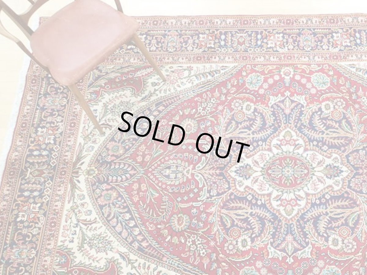 画像2: オールド ペルシャ 絨毯 タブリーズ 3m リビング ダイニング 大判 サイズ 302 x 210 cm f237 手織り トライバル ラグ 天然 ウール 敷物 マット カーペット 紺 赤 メダリオン 草木 花 柄 ヴィンテージ OLD (2)