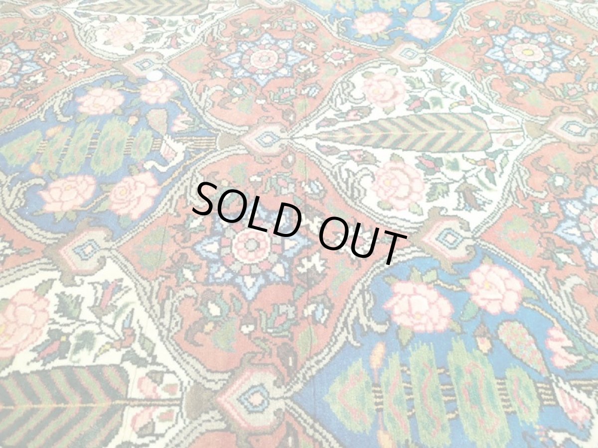 画像10: 美品 ペルシャ 絨毯 バクティアリ 2.2m リビング ダイニング サイズ 218 x 128 cm 20C 手織り トライバル ラグ 天然 ウール 敷物 マット カーペット クリーム 茶 オレンジ 紺 カラフル ブロック 花柄 庭園 ヴィンテージ OLD a-20C-218128a055 (10)