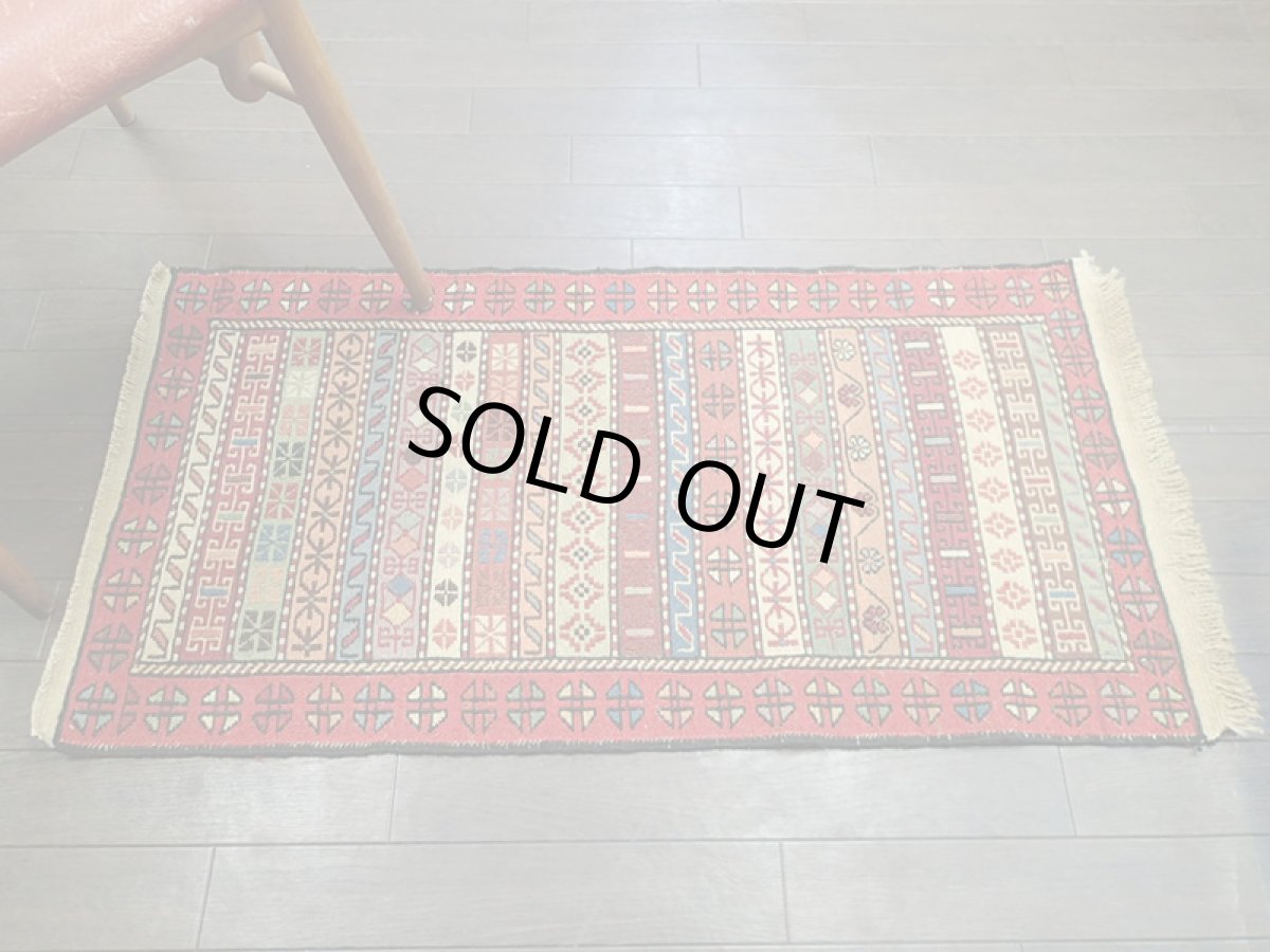 画像3: 新品 ペルシャ キリム グーチャン 1m 玄関 マット サイズ 100 x 52 cm 136 スマック 手織り トライバル ラグ 天然 ウール マット 絨毯 カーペット カラフル ラフラ ボーダー (3)