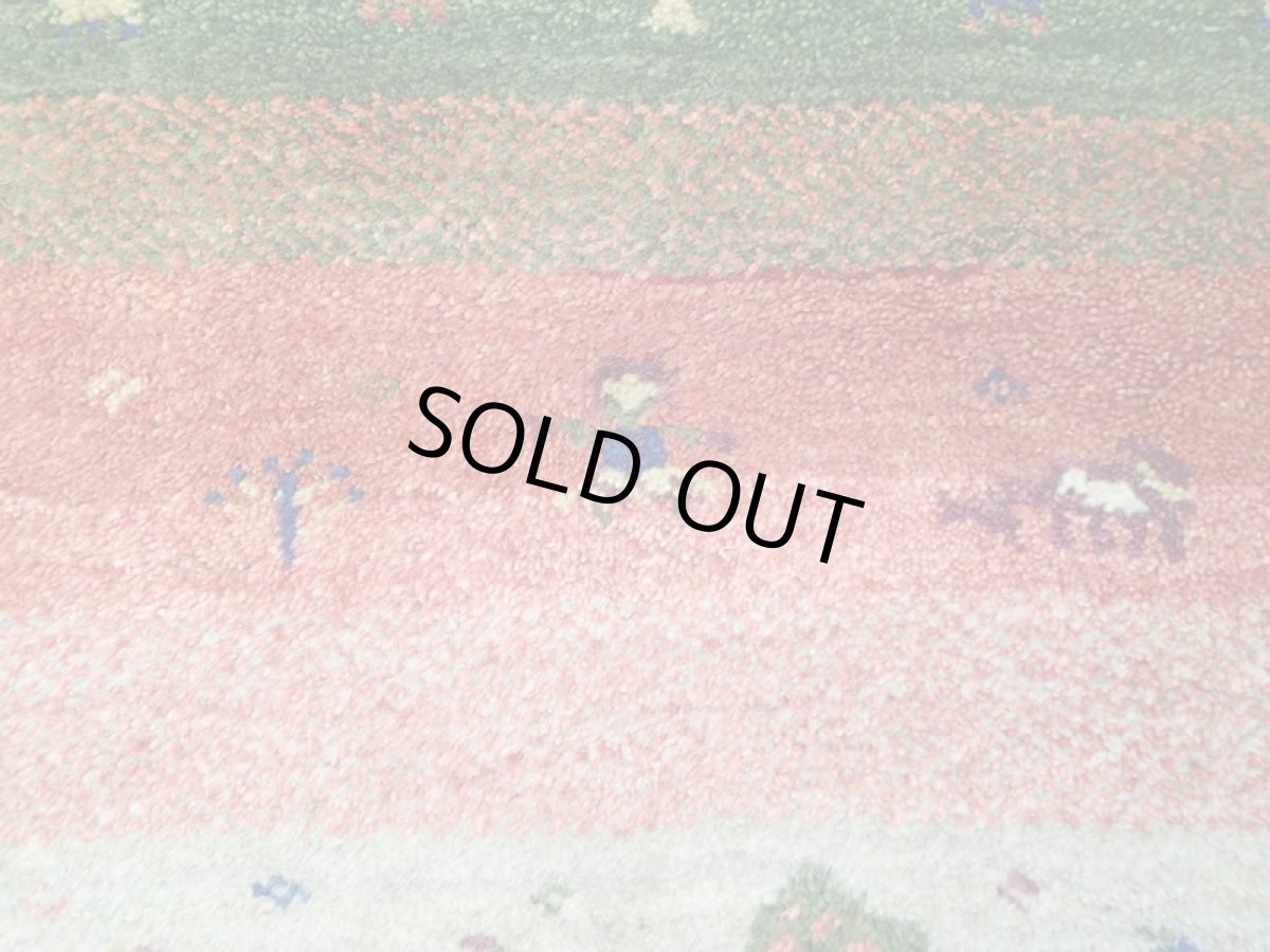 画像10: 新品 ペルシャ ギャッベ 1.3m アクセント サイズ 127 x 90 cm n212 ハンドメイド ギャベ 手織り トライバル ラグ 天然 ウール 敷物 マット カーペット クリーム 紫 青 赤 緑 カラフル マルチカラー 女の子 動物 風景 (10)