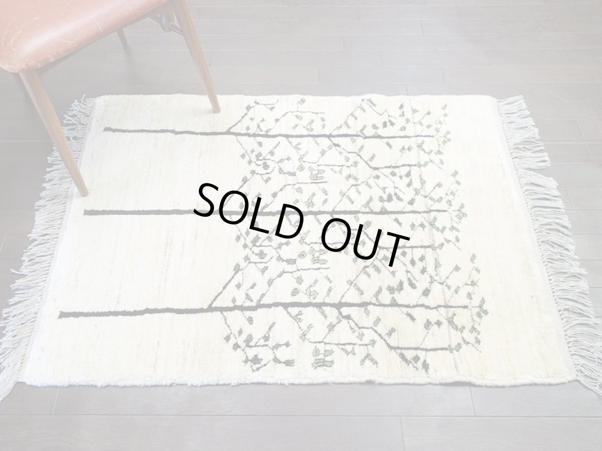 画像3: 新品 ペルシャ ギャッベ 1.2m アクセント サイズ 124 x 90 cm f173 ハンドメイド ギャベ 手織り トライバル ラグ 天然 ウール 敷物 マット カーペット クリーム 白 シンプル 木 (3)