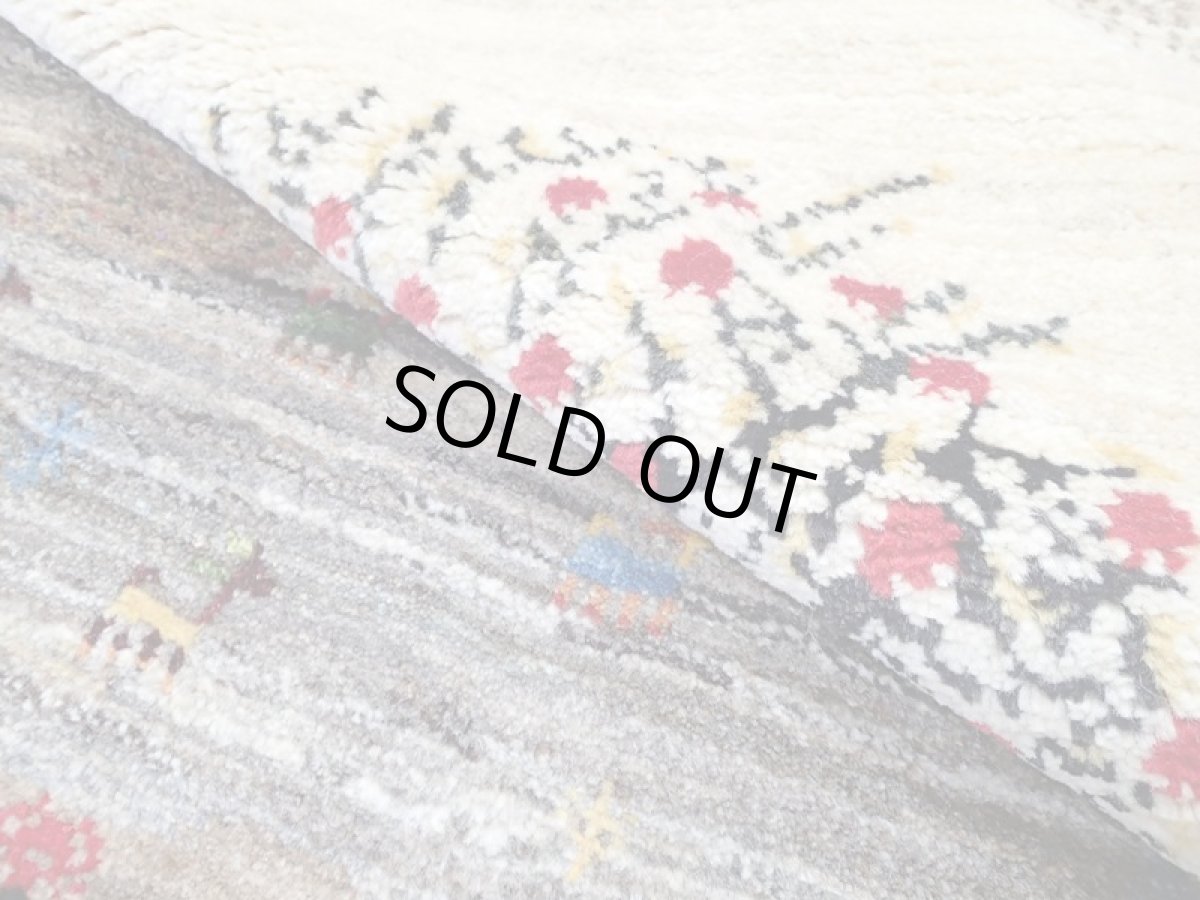 画像12: 新品 ペルシャ ギャッベ 1.2m アクセント サイズ 118 x 87 cm f183 ハンドメイド ギャベ 手織り トライバル ラグ 天然 ウール 敷物 マット カーペット クリーム ザクロ 木 動物 風景 (12)