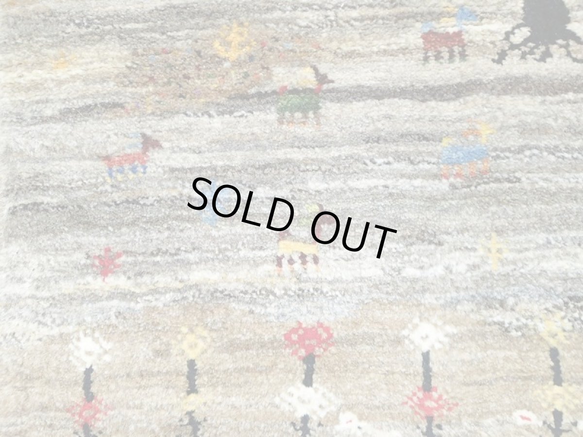 画像9: 新品 ペルシャ ギャッベ 1.2m アクセント サイズ 118 x 87 cm f183 ハンドメイド ギャベ 手織り トライバル ラグ 天然 ウール 敷物 マット カーペット クリーム ザクロ 木 動物 風景 (9)