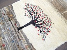 画像6: 新品 ペルシャ ギャッベ 1.2m アクセント サイズ 118 x 87 cm f183 ハンドメイド ギャベ 手織り トライバル ラグ 天然 ウール 敷物 マット カーペット クリーム ザクロ 木 動物 風景 (6)