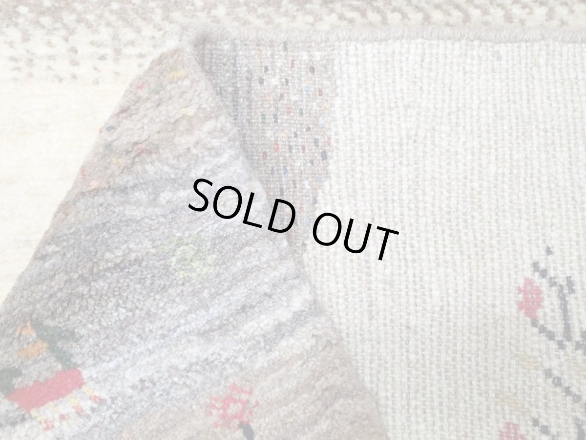 画像10: 新品 ペルシャ ギャッベ 1.2m アクセント サイズ 118 x 87 cm f183 ハンドメイド ギャベ 手織り トライバル ラグ 天然 ウール 敷物 マット カーペット クリーム ザクロ 木 動物 風景 (10)