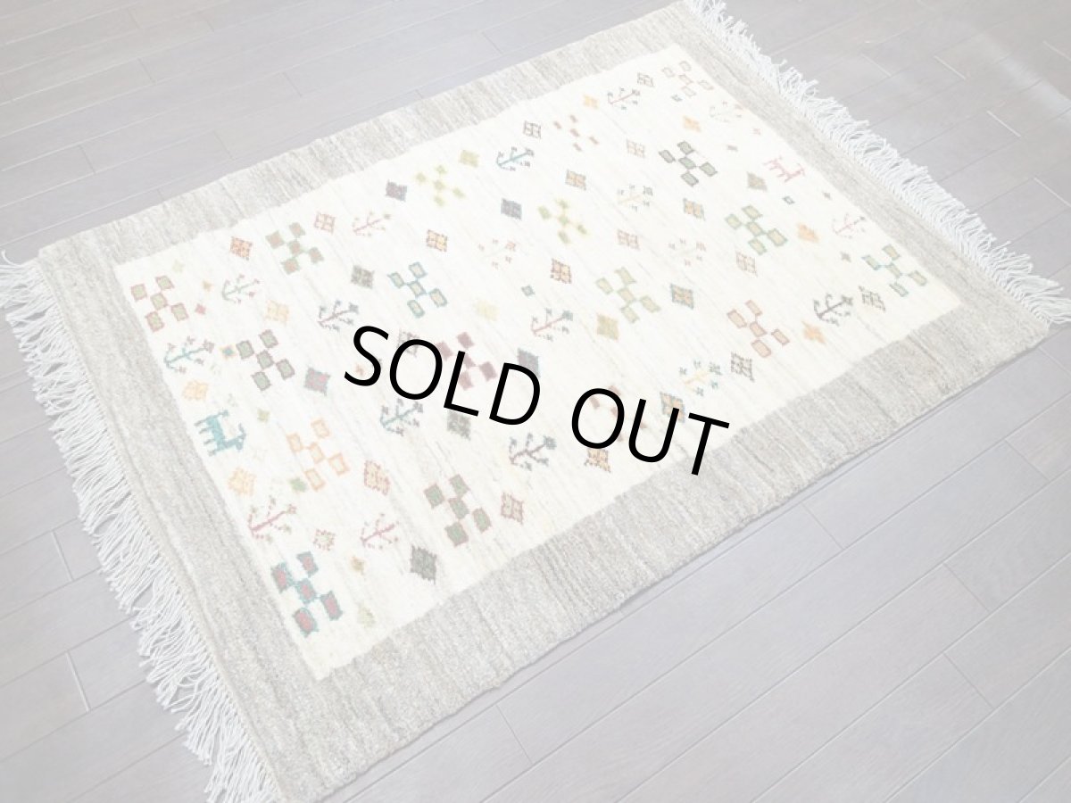 画像4: 新品 ペルシャ ギャッベ 1.2m アクセント サイズ 120 x 88 cm n211 ハンドメイド ギャベ 手織り トライバル ラグ 天然 ウール 敷物 マット カーペット クリーム 生成り マルチカラー 木 動物 (4)