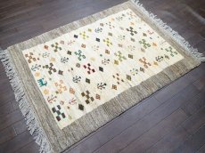 画像4: 新品 ペルシャ ギャッベ 1.2m アクセント サイズ 120 x 88 cm n211 ハンドメイド ギャベ 手織り トライバル ラグ 天然 ウール 敷物 マット カーペット クリーム 生成り マルチカラー 木 動物 (4)