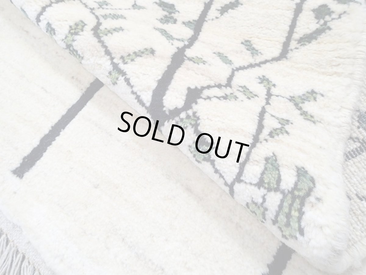 画像11: 新品 ペルシャ ギャッベ 1.2m アクセント サイズ 124 x 90 cm f173 ハンドメイド ギャベ 手織り トライバル ラグ 天然 ウール 敷物 マット カーペット クリーム 白 シンプル 木 (11)