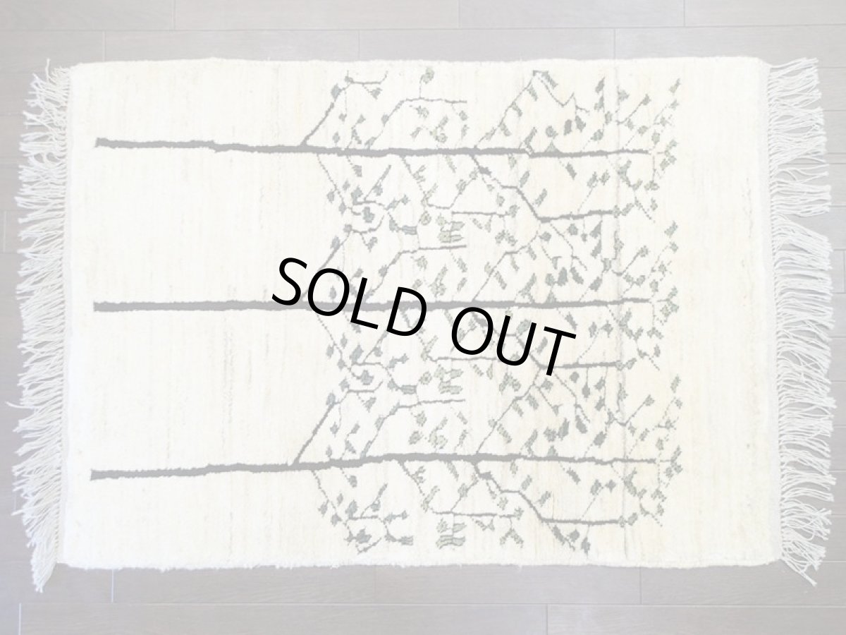 画像2: 新品 ペルシャ ギャッベ 1.2m アクセント サイズ 124 x 90 cm f173 ハンドメイド ギャベ 手織り トライバル ラグ 天然 ウール 敷物 マット カーペット クリーム 白 シンプル 木 (2)