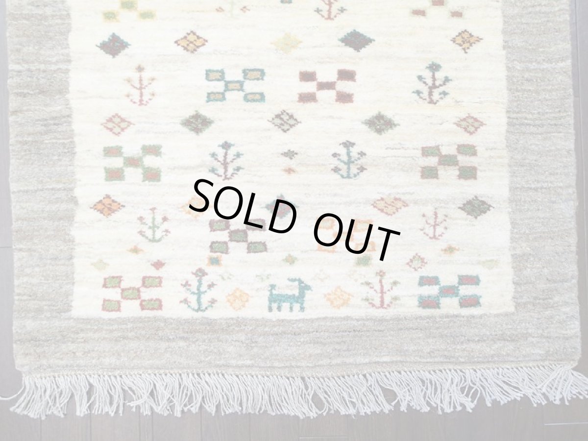 画像6: 新品 ペルシャ ギャッベ 1.2m アクセント サイズ 120 x 88 cm n211 ハンドメイド ギャベ 手織り トライバル ラグ 天然 ウール 敷物 マット カーペット クリーム 生成り マルチカラー 木 動物 (6)