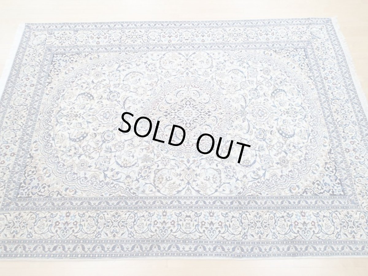 画像3: 美品 ペルシャ 絨毯 ナイン 9la 3.4m リビング ダイニング 大判 サイズ 340 x 245 cm n237 ウール シルク 手織り ラグ ハンドメイド カーペット 敷物 クラシック スタイル クリーム アイボリー 生成り 白 青 ヴィンテージ (3)