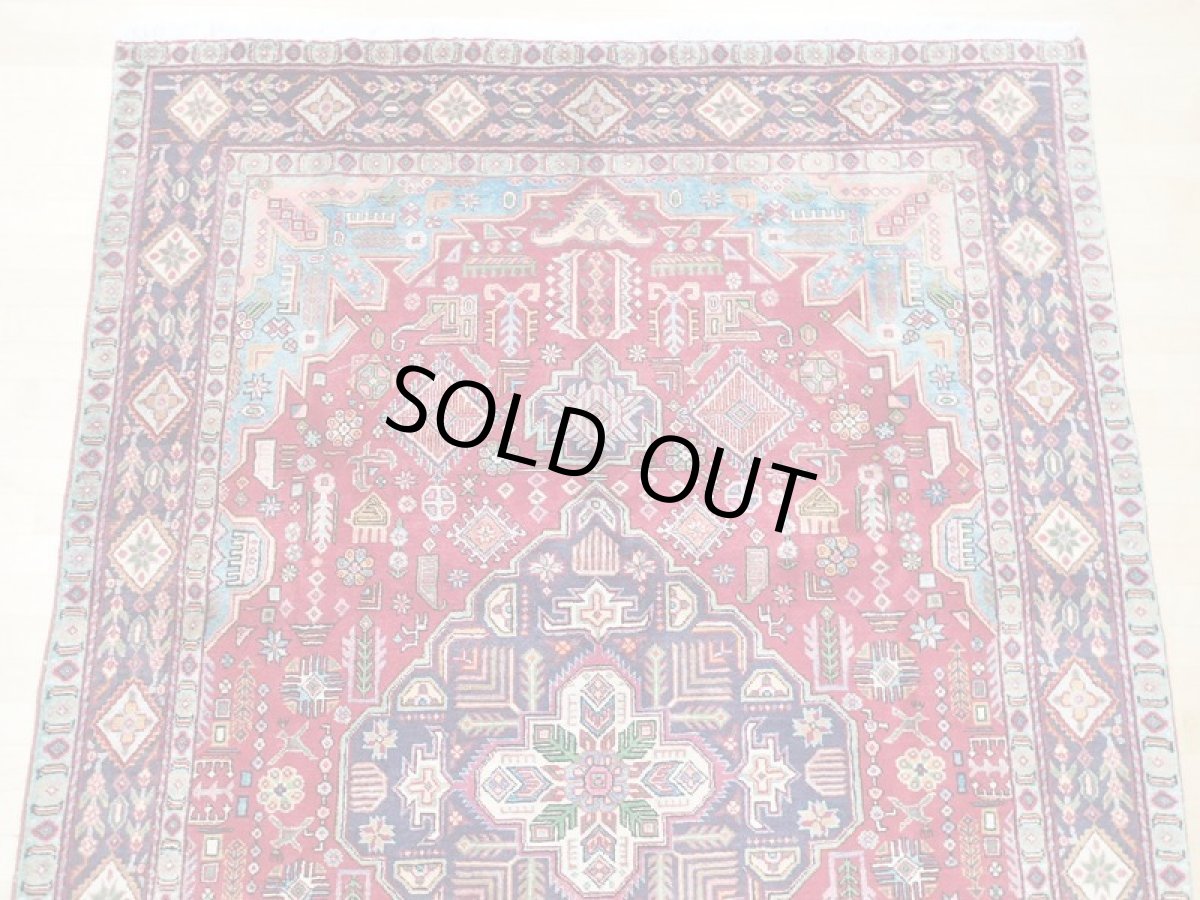 画像7: オールド ペルシャ 絨毯 タブリーズ 3m リビング ダイニング 大判 サイズ 300 x 200 cm p123 手織り トライバル ラグ 天然 ウール 敷物 マット カーペット 紺 赤 スカイブルー ピンク メダリオン 草木 花 柄 ヴィンテージ OLD (7)