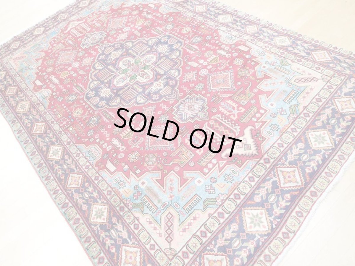 画像6: オールド ペルシャ 絨毯 タブリーズ 3m リビング ダイニング 大判 サイズ 300 x 200 cm p123 手織り トライバル ラグ 天然 ウール 敷物 マット カーペット 紺 赤 スカイブルー ピンク メダリオン 草木 花 柄 ヴィンテージ OLD (6)