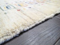 画像13: 新品 ペルシャ ギャッベ 1.3m アクセント サイズ 125 x 88 cm n209 ハンドメイド ギャベ 手織り トライバル ラグ 天然 ウール 敷物 マット カーペット クリーム 生成り マルチカラー 動物 (13)