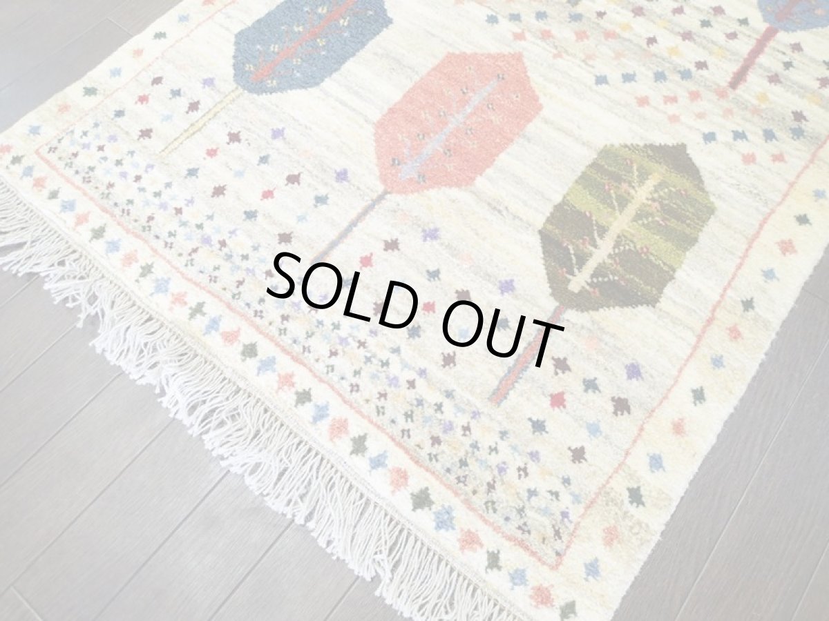 画像8: 新品 ペルシャ ギャッベ 1.2m アクセント サイズ 114 x 83 cm n214 ハンドメイド ギャベ 手織り トライバル ラグ 天然 ウール 敷物 マット カーペット クリーム 生成り マルチカラー 木 (8)