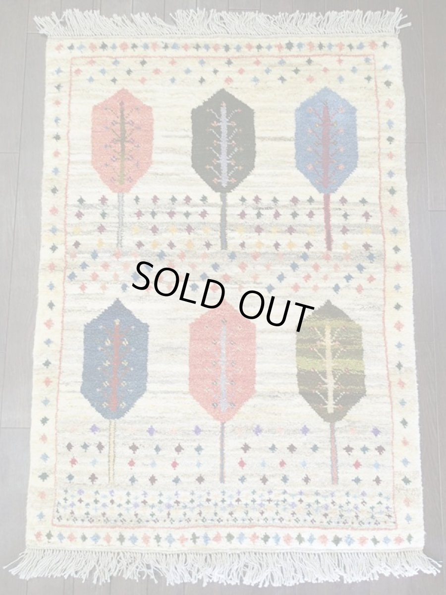 画像4: 新品 ペルシャ ギャッベ 1.2m アクセント サイズ 114 x 83 cm n214 ハンドメイド ギャベ 手織り トライバル ラグ 天然 ウール 敷物 マット カーペット クリーム 生成り マルチカラー 木 (4)