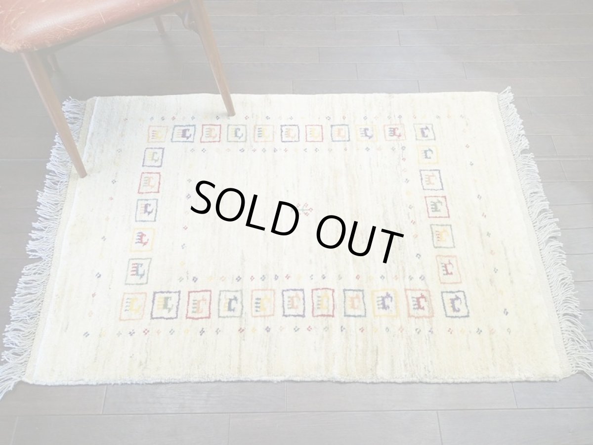 画像3: 新品 ペルシャ ギャッベ 1.3m アクセント サイズ 125 x 88 cm n209 ハンドメイド ギャベ 手織り トライバル ラグ 天然 ウール 敷物 マット カーペット クリーム 生成り マルチカラー 動物 (3)