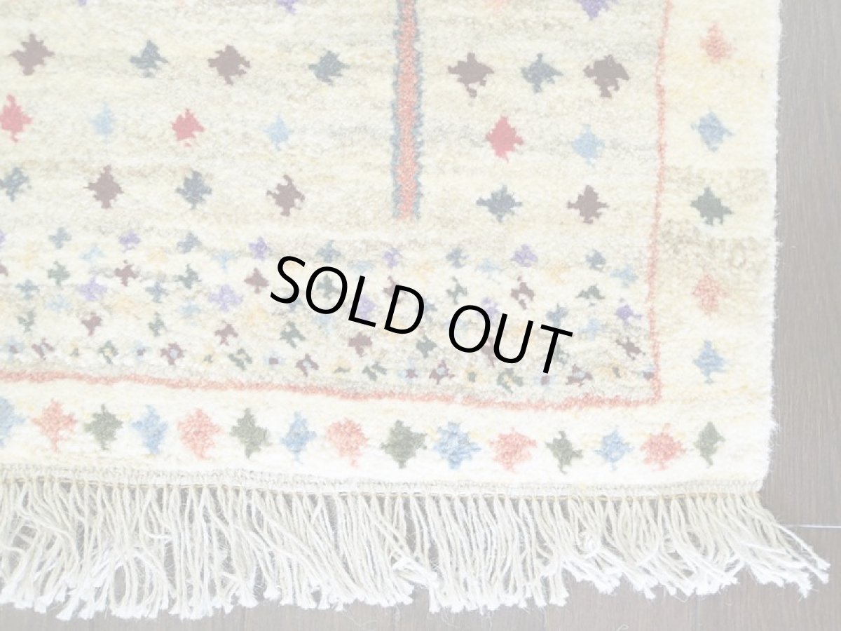 画像9: 新品 ペルシャ ギャッベ 1.2m アクセント サイズ 114 x 83 cm n214 ハンドメイド ギャベ 手織り トライバル ラグ 天然 ウール 敷物 マット カーペット クリーム 生成り マルチカラー 木 (9)