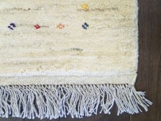 画像9: 新品 ペルシャ ギャッベ 1.3m アクセント サイズ 125 x 88 cm n209 ハンドメイド ギャベ 手織り トライバル ラグ 天然 ウール 敷物 マット カーペット クリーム 生成り マルチカラー 動物 (9)