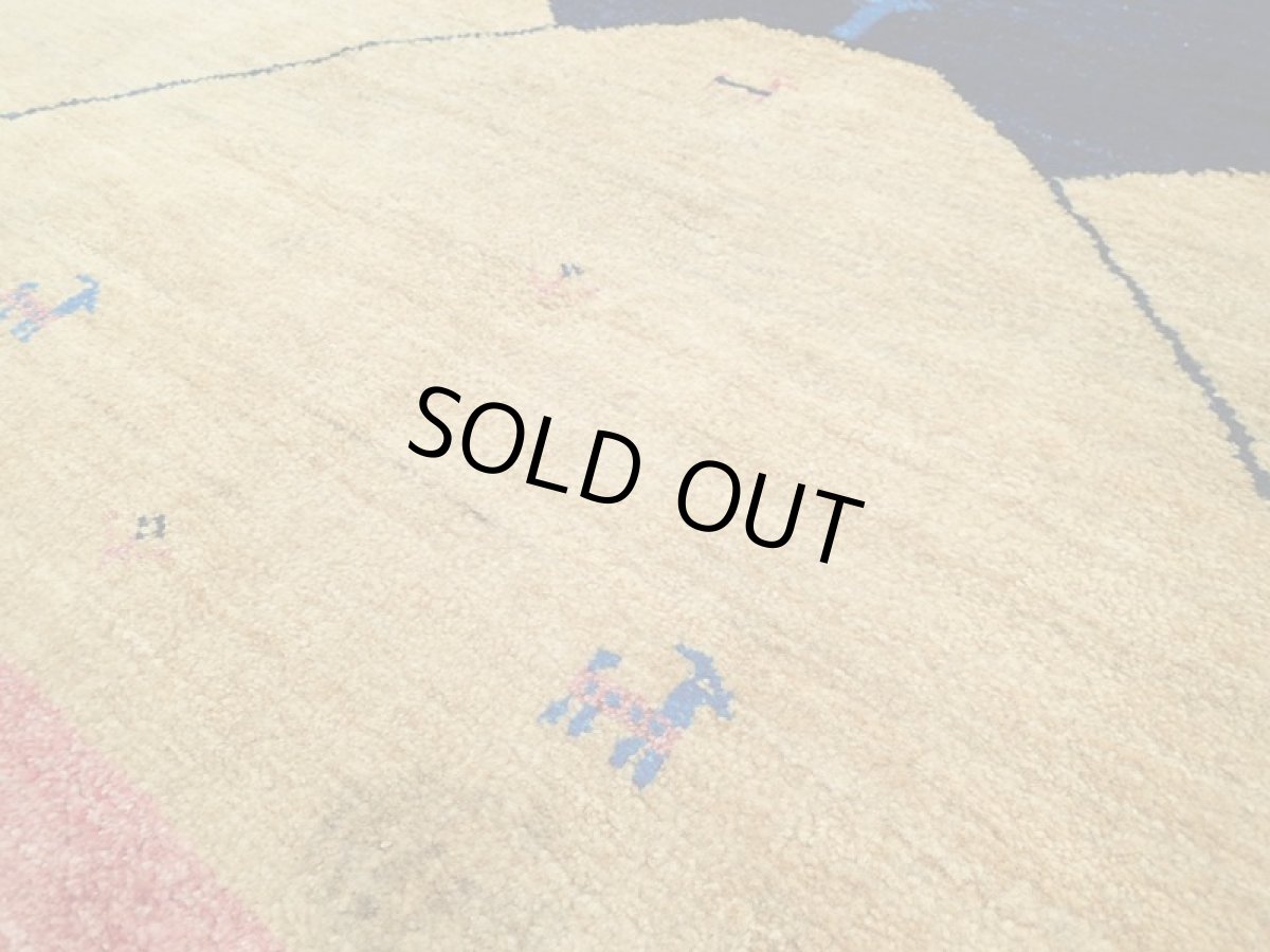 画像11: 新品 ペルシャ ギャッベ 2.5m リビング ダイニング サイズ 244 x 204 cm n214 ハンドメイド ギャベ 手織り トライバル ラグ 天然 ウール 敷物 マット カーペット クリーム 紺 動物 風景 (11)