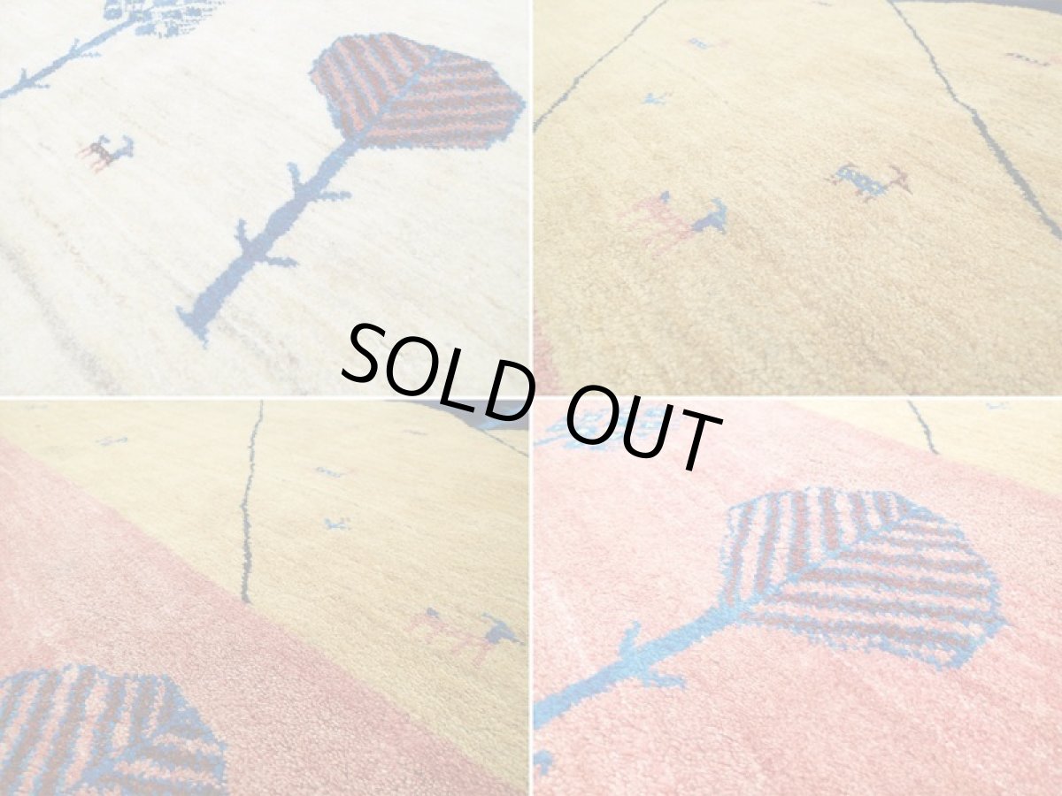 画像16: 新品 ペルシャ ギャッベ 2.5m リビング ダイニング サイズ 244 x 204 cm n214 ハンドメイド ギャベ 手織り トライバル ラグ 天然 ウール 敷物 マット カーペット クリーム 紺 動物 風景 (16)