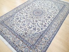 画像6: 美品 ペルシャ 絨毯 ナイン 9la 3m リビング ダイニング 大判 サイズ 300 x 202 cm n236 ウール 手織り ラグ ハンドメイド カーペット 敷物 クラシック スタイル クリーム アイボリー 生成り 白 青 (6)