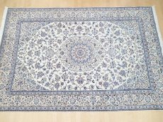 画像3: 美品 ペルシャ 絨毯 ナイン 9la 3m リビング ダイニング 大判 サイズ 300 x 202 cm n236 ウール 手織り ラグ ハンドメイド カーペット 敷物 クラシック スタイル クリーム アイボリー 生成り 白 青 (3)