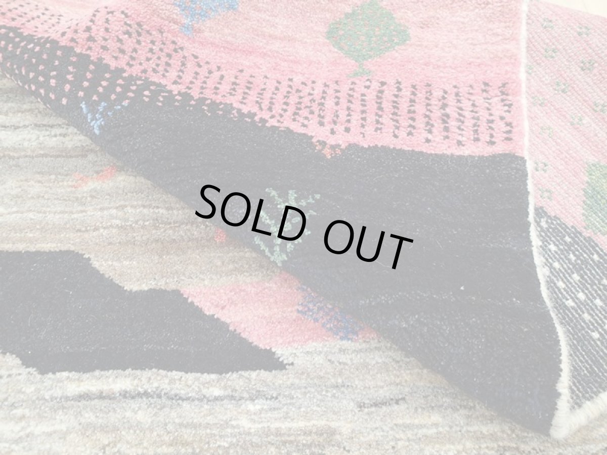 画像12: 新品 ペルシャ ギャッベ 2m リビング ダイニング サイズ 202 x 152 cm n202 ハンドメイド ギャベ 手織り トライバル ラグ 天然 ウール 敷物 マット カーペット クリーム ピンク マルチカラー 風景 (12)