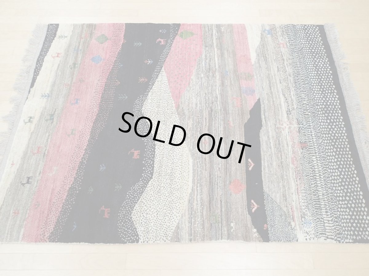 画像3: 新品 ペルシャ ギャッベ 2m リビング ダイニング サイズ 202 x 152 cm n202 ハンドメイド ギャベ 手織り トライバル ラグ 天然 ウール 敷物 マット カーペット クリーム ピンク マルチカラー 風景 (3)