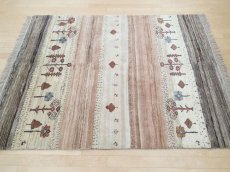 画像3: 新品 ペルシャ ギャッベ 2m リビング ダイニング サイズ 204 x 155 cm n205 ハンドメイド ギャベ 手織り トライバル ラグ 天然 ウール 敷物 マット カーペット クリーム ピンク マルチカラー グラデーション (3)