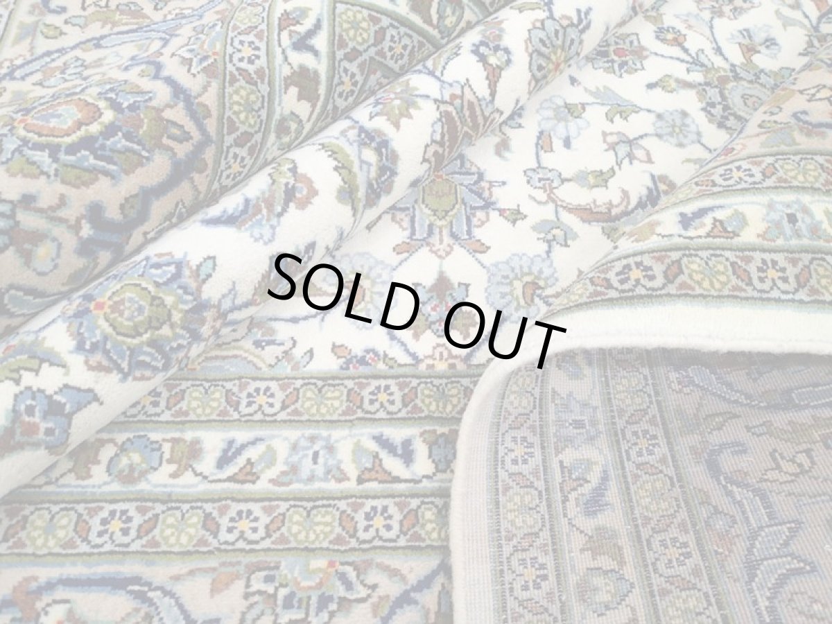 画像16: 美品 ペルシャ 絨毯 カシャーン 3.5m リビング ダイニング 大判 サイズ 350 x 244 cm n238 手織り トライバル ラグ 天然 ウール 敷物 マット カーペット 白 クリーム 茶 緑 メダリオン 草木 花 柄 ヴィンテージ ビンテージ (16)