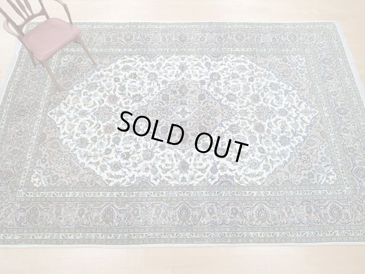 画像4: 美品 ペルシャ 絨毯 カシャーン 3.5m リビング ダイニング 大判 サイズ 350 x 244 cm n238 手織り トライバル ラグ 天然 ウール 敷物 マット カーペット 白 クリーム 茶 緑 メダリオン 草木 花 柄 ヴィンテージ ビンテージ (4)