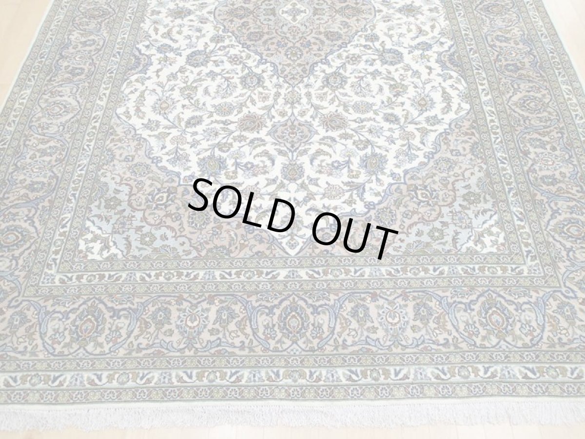 画像10: 美品 ペルシャ 絨毯 カシャーン 3.5m リビング ダイニング 大判 サイズ 350 x 244 cm n238 手織り トライバル ラグ 天然 ウール 敷物 マット カーペット 白 クリーム 茶 緑 メダリオン 草木 花 柄 ヴィンテージ ビンテージ (10)