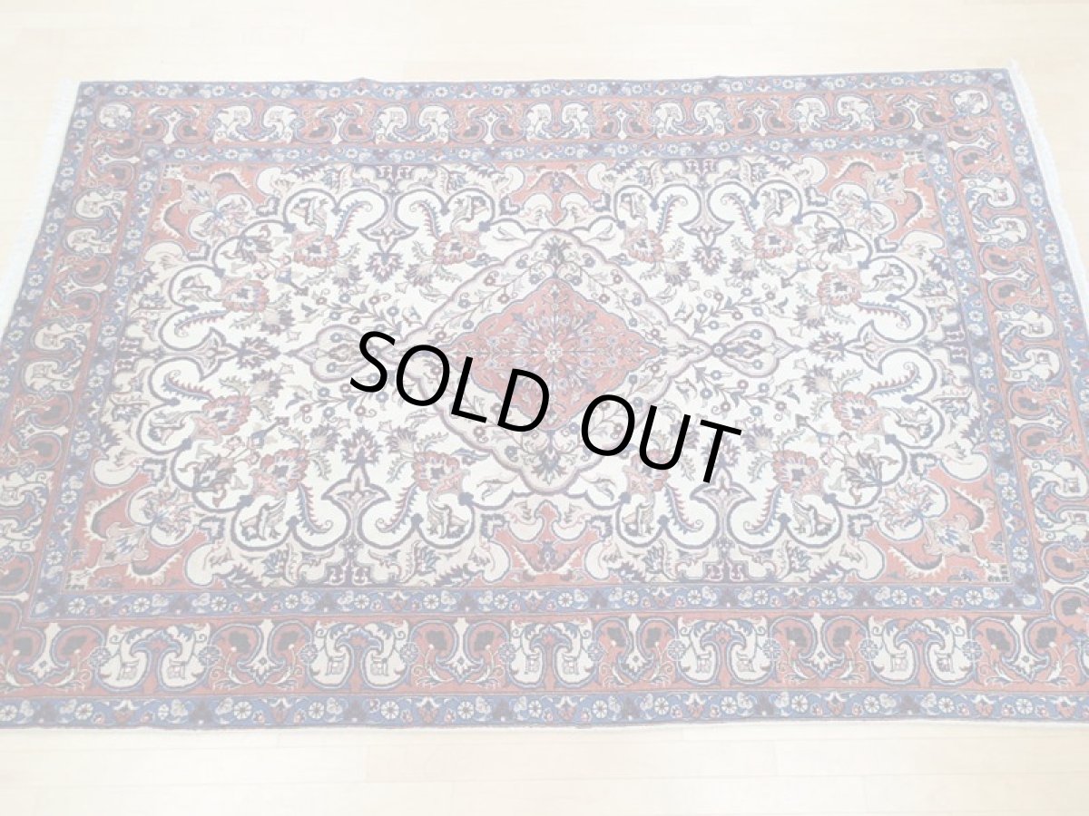 画像3: 美品 ペルシャ 絨毯 マシュハド 3m リビング ダイニング 大判 サイズ  295 x 190 cm 79 手織り トライバル ラグ 天然 ウール 敷物 マット カーペット クリーム オレンジ 青 メダリオン 草木 花 柄 ヴィンテージ ビンテージ OLD a-79-295190s005-056 (3)